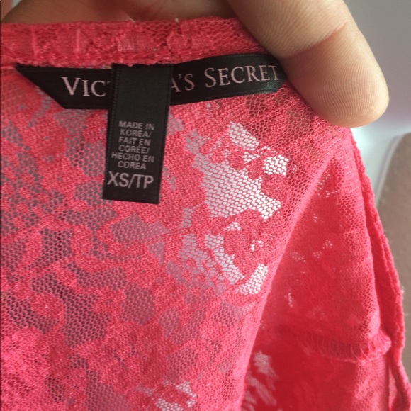 🔥3 for 10$ 🔥vs pink lace open back top - Picture 5 of 5